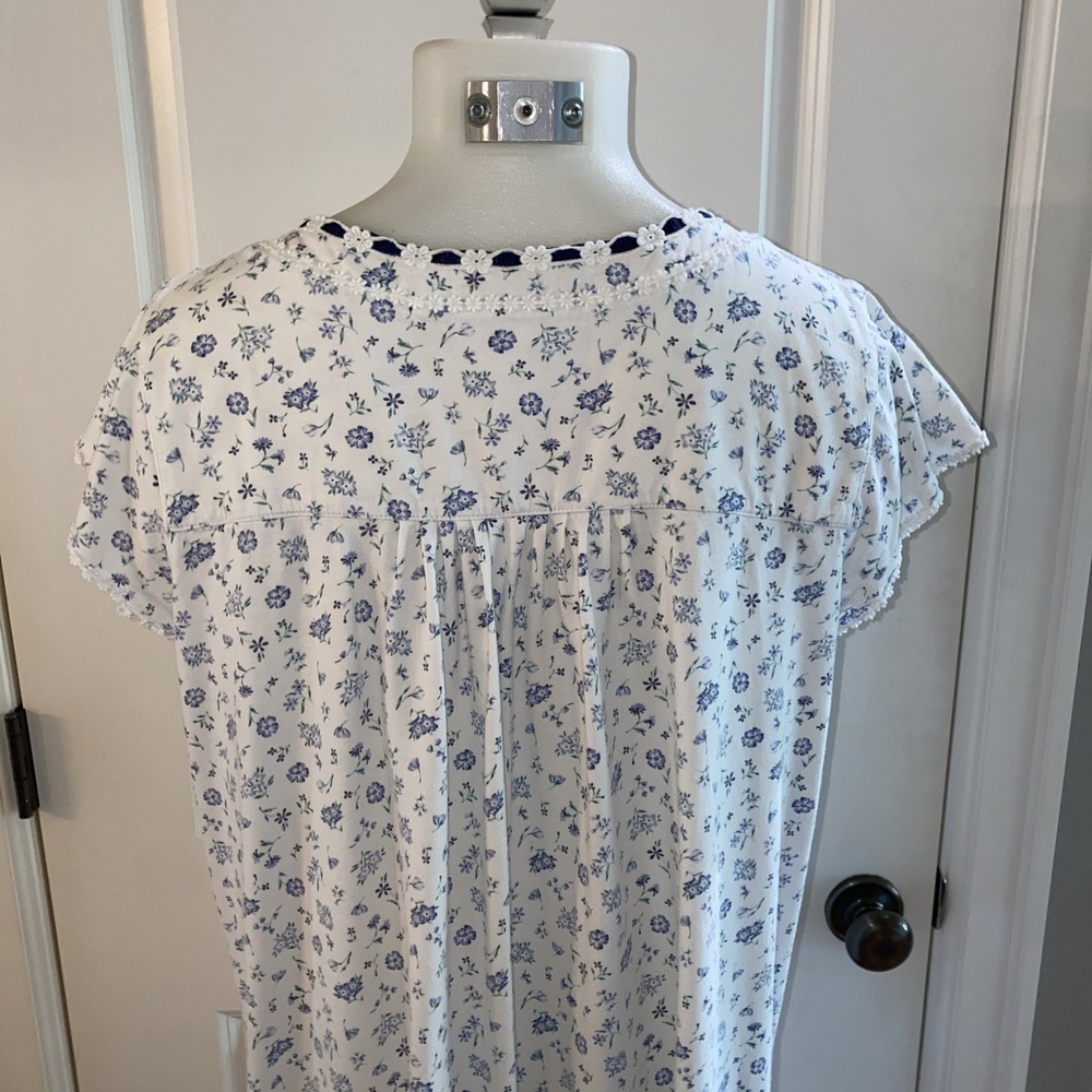 Eileen West Nightgown Size M Blue Floral Short Sleeve Lace Trim Button Front - Picture 5 of 11
